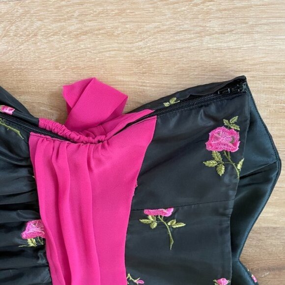 Betsey Johnson EVENING COLLECTION Size 0 Black satin dress with pink embroidered - Picture 8 of 12